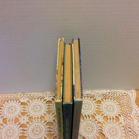 Vintage Book Bundle - Middle Grade Children - Picture 4 of 8